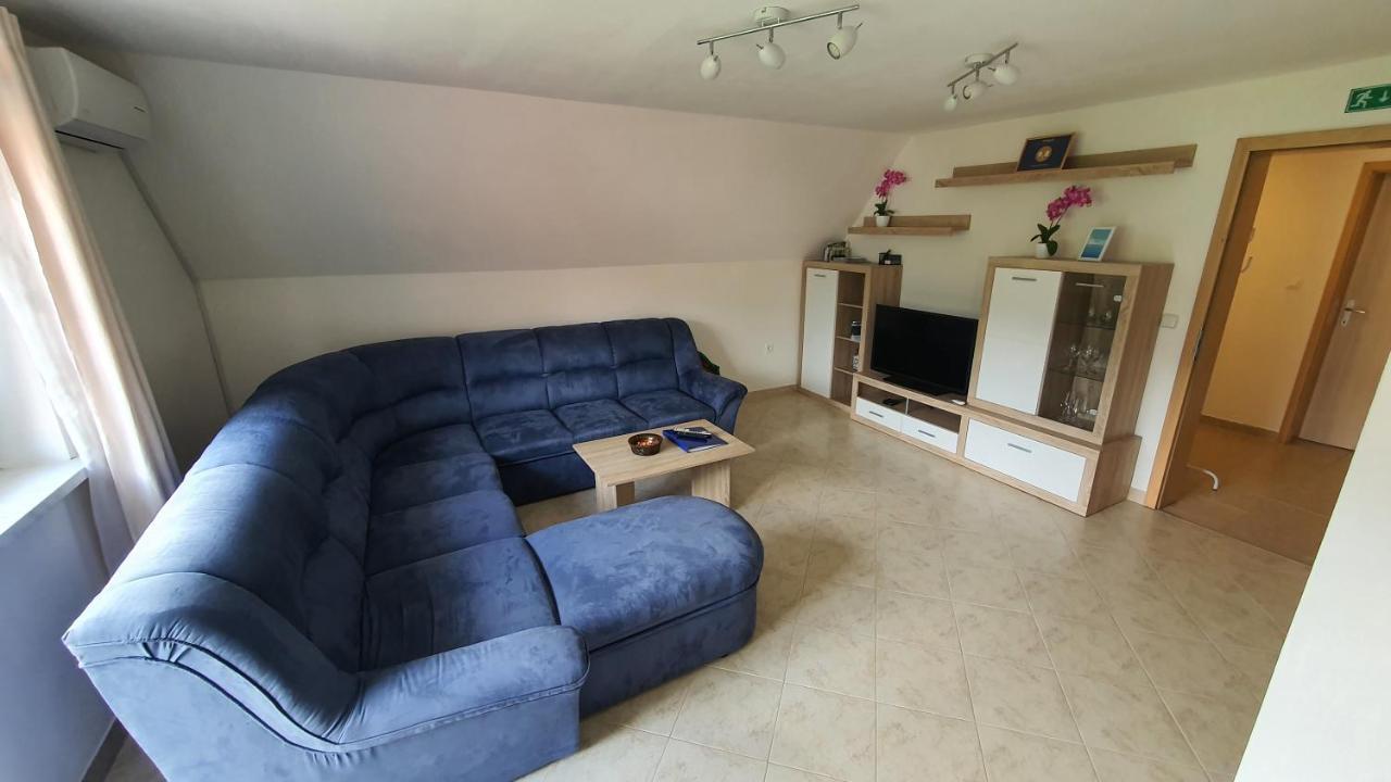 Apartment Tijana Nomenj Bagian luar foto