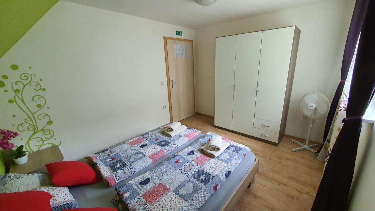 Apartment Tijana Nomenj Bagian luar foto